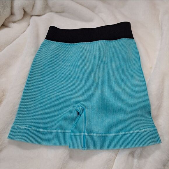 Zenana Ribbed Shorts - Picture 2 of 3